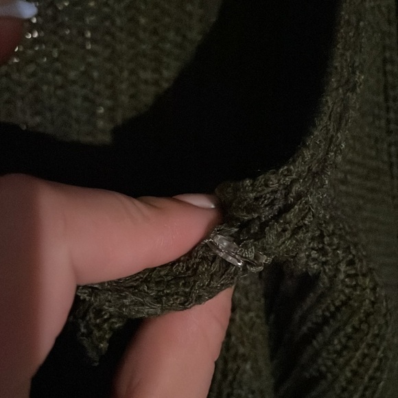 V Neck Wrap Sweater l Medium - Picture 4 of 7